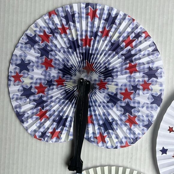 Paper Fans in patriotic print 3 Pack - Picture 3 of 10